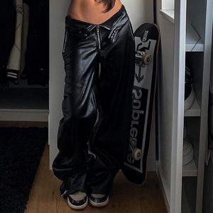 🦋NWT BLACK PU ZIP FRONT WIDE LEG PANTS